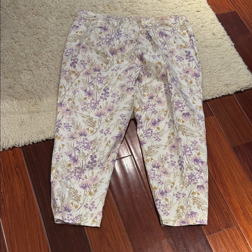 Old Navy Cream and Purple Cropped Floral Pants - Picture 2 of 4
